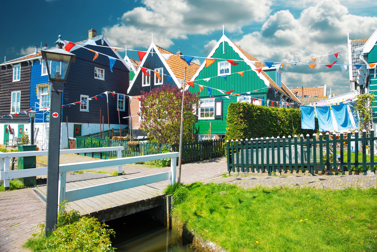 traditionele huizen volendam nederland