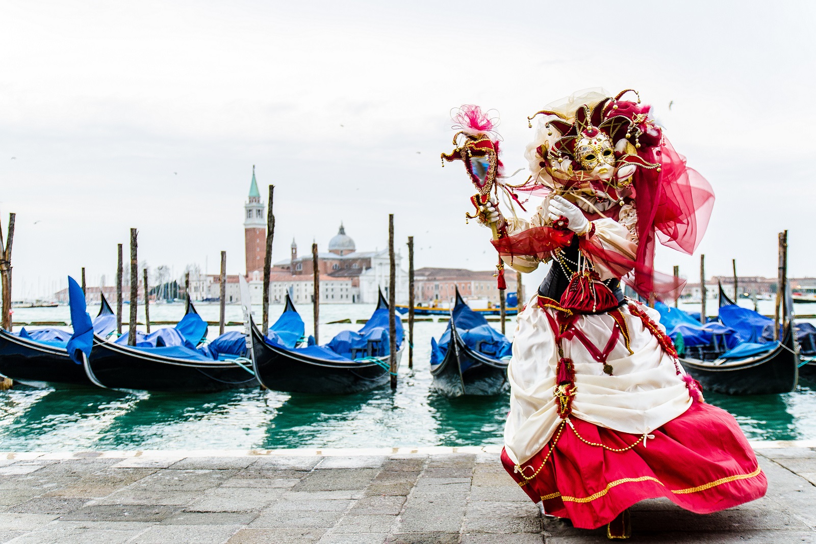 carnaval venetie gondola