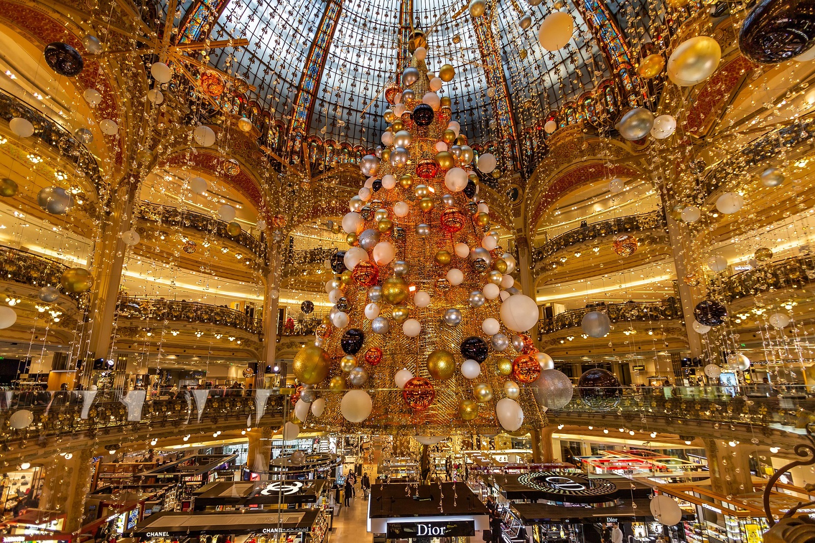 paris lafayette shopping de noël