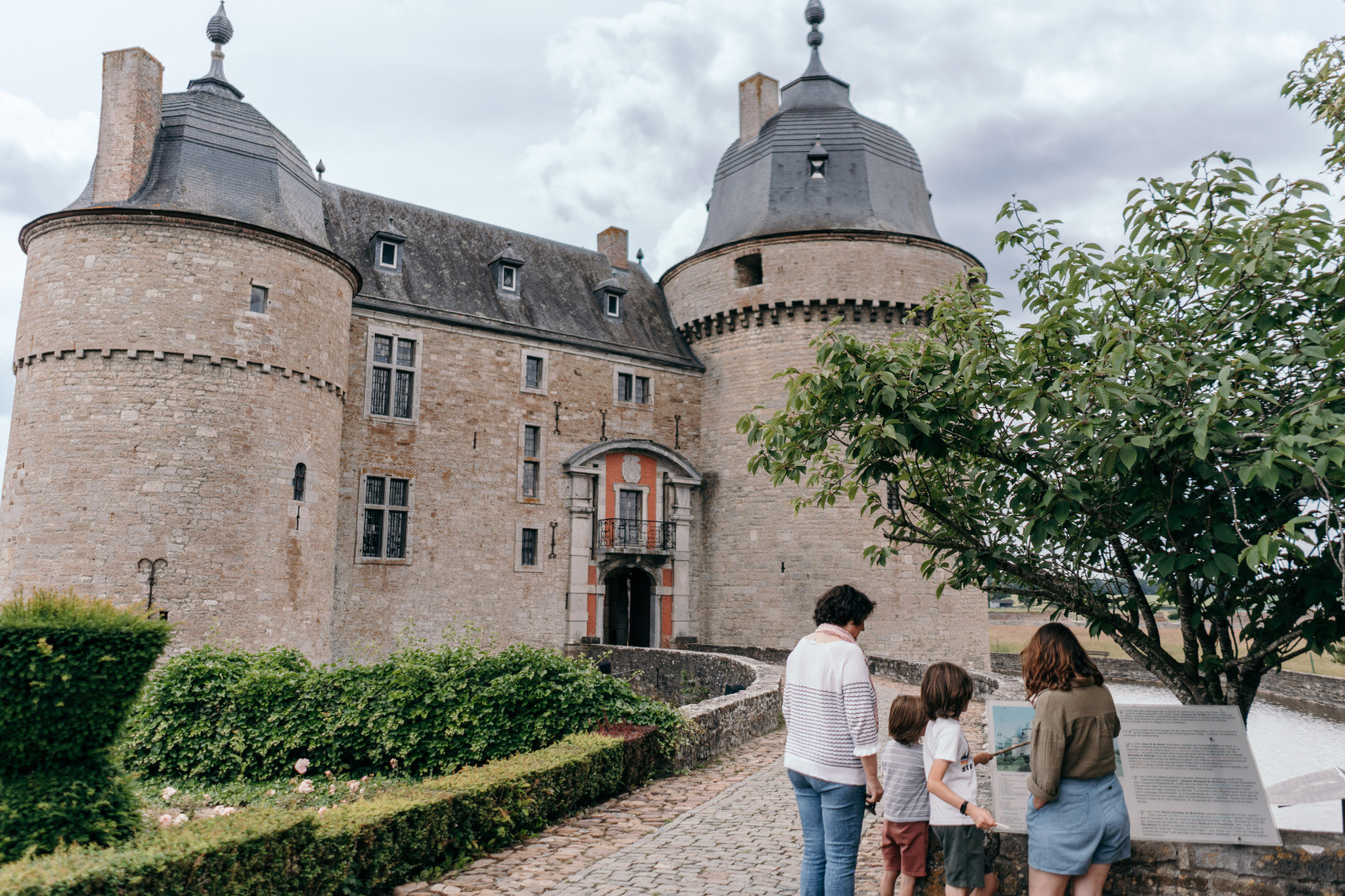 château de lavaux st anne