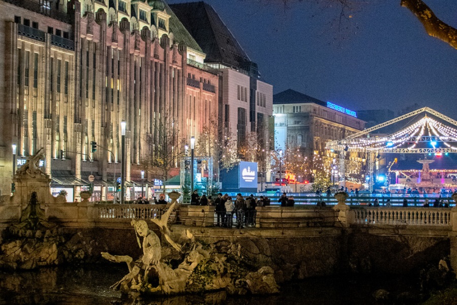 kerstmarkt in dusseldorf aan de konigsallee